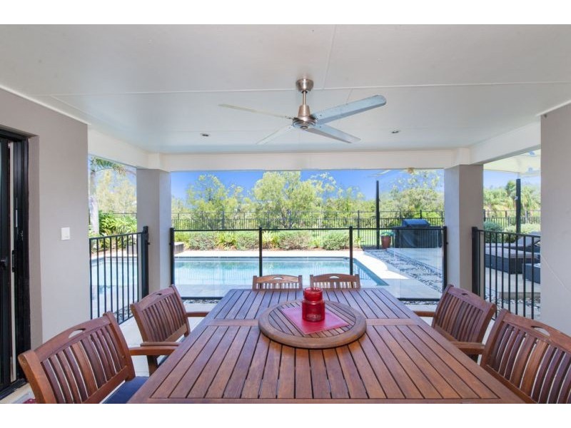 22 Riverside Tce, Windaroo QLD 4207