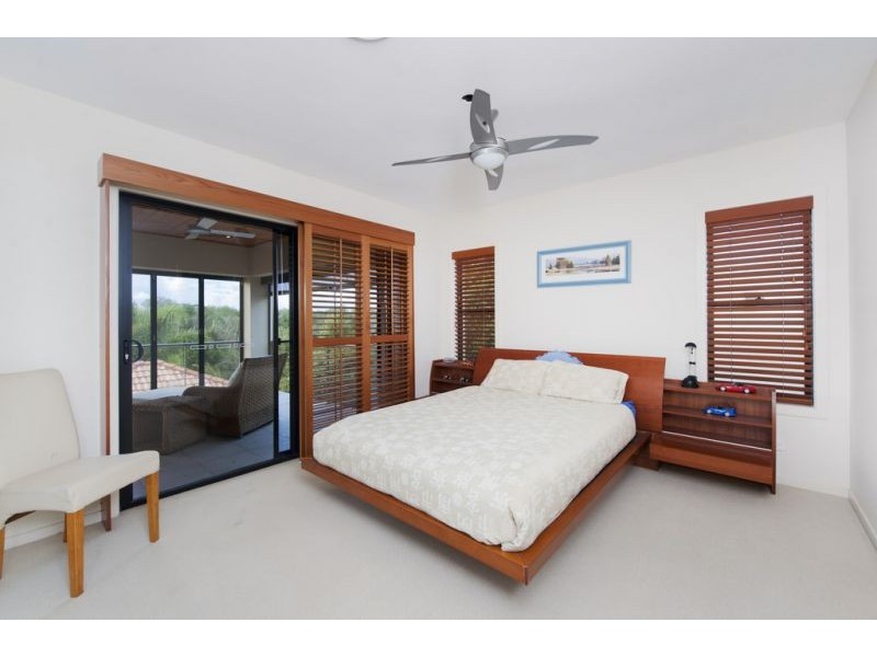 2339 Cressbrook Drive, Hope Island QLD 4212
