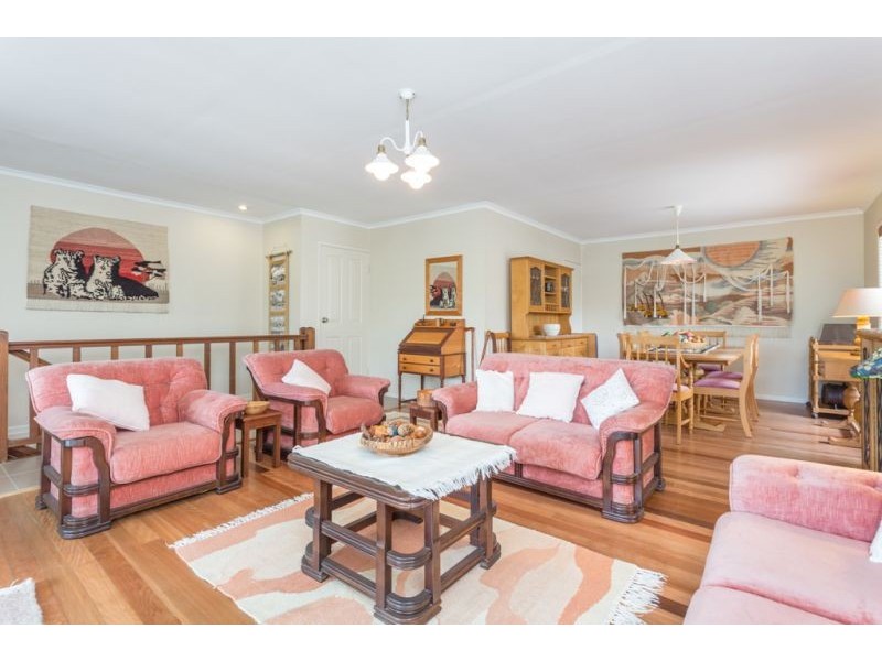 114 Burbong Street, Chapel Hill QLD 4069