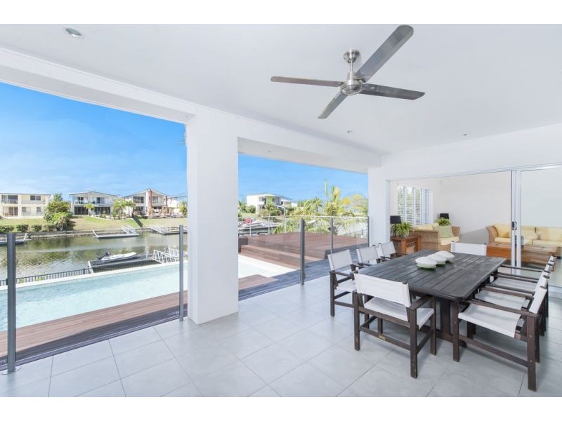 11 Ferrymans Ct, Helensvale QLD 4212