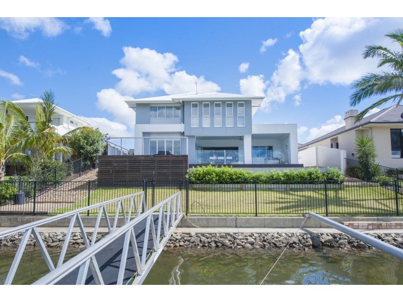 11 Ferrymans Ct, Helensvale QLD 4212