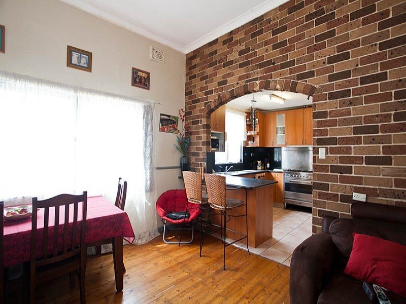 121 Queen Victoria St, Bexley NSW 2207