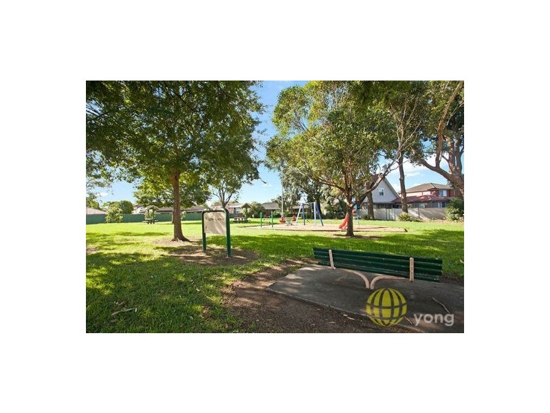 13 Wiggins Av, Beverly Hills NSW 2209