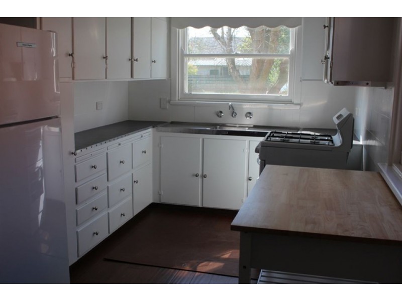 28 Moore Street, Colac VIC 3250