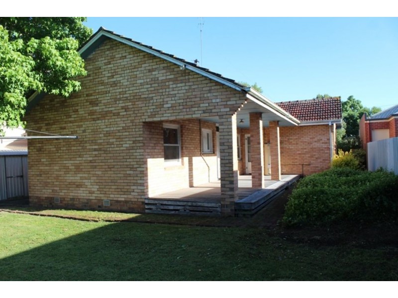 28 Moore Street, Colac VIC 3250