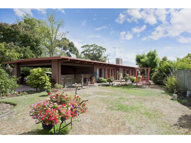 3 McLennan Street, Colac VIC 3250