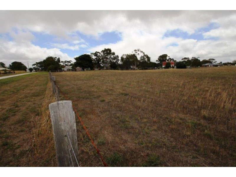 15 Forrest Street & 9 Old Station Street, Cressy VIC 3322