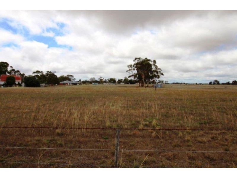 15 Forrest Street & 9 Old Station Street, Cressy VIC 3322