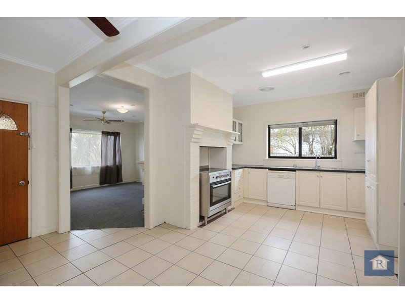 63 Hart Street, Colac VIC 3250