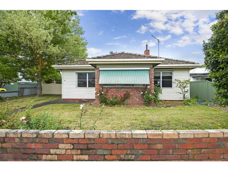 64 Sinclair Street, Colac VIC 3250