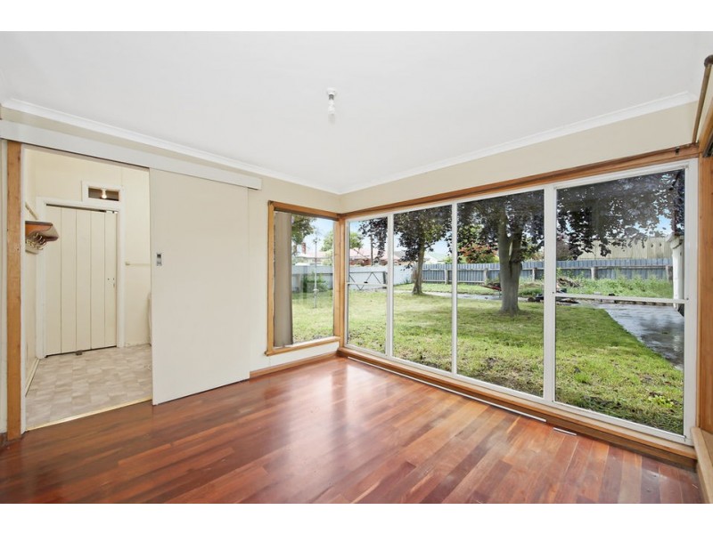 64 Sinclair Street, Colac VIC 3250