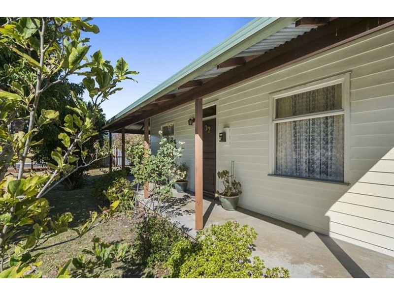 37 Sinclair Street, Colac VIC 3250