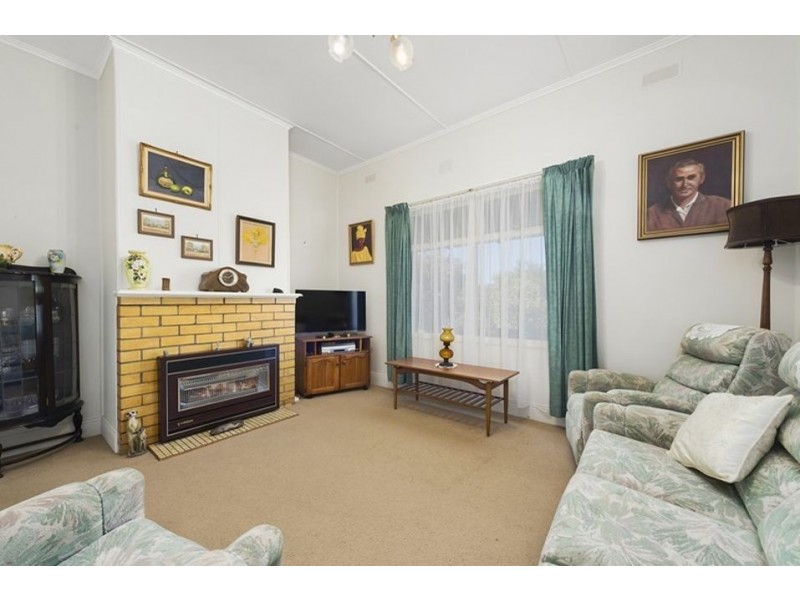37 Sinclair Street, Colac VIC 3250