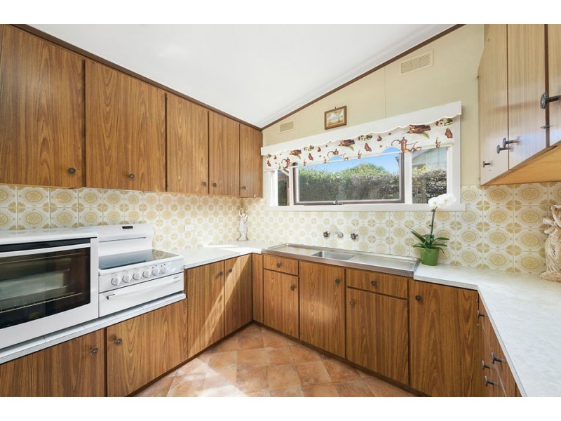 37 Sinclair Street, Colac VIC 3250