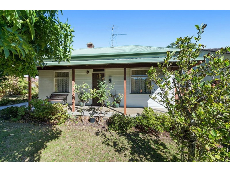37 Sinclair Street, Colac VIC 3250