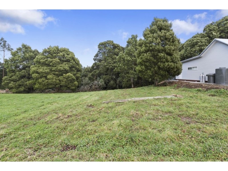 18 Dehnerts Track, Beech Forest VIC 3237