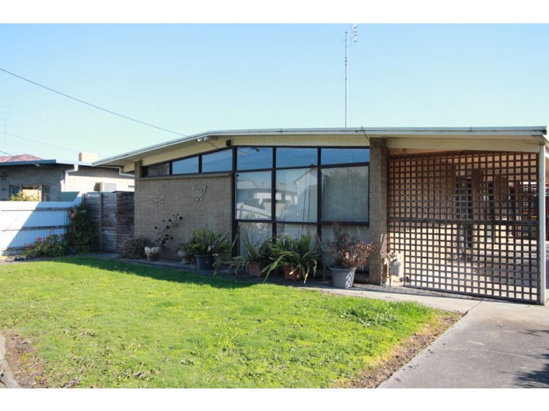 1 Robertson Street, Colac VIC 3250