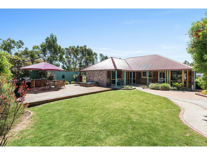 72 Aireys Street, Elliminyt VIC 3250