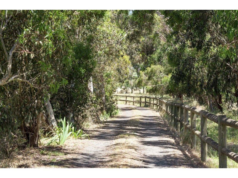 72 Aireys Street, Elliminyt VIC 3250