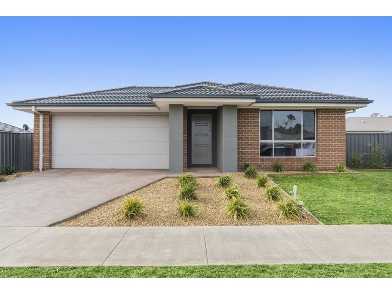 14 Imperial Dr, Colac VIC 3250