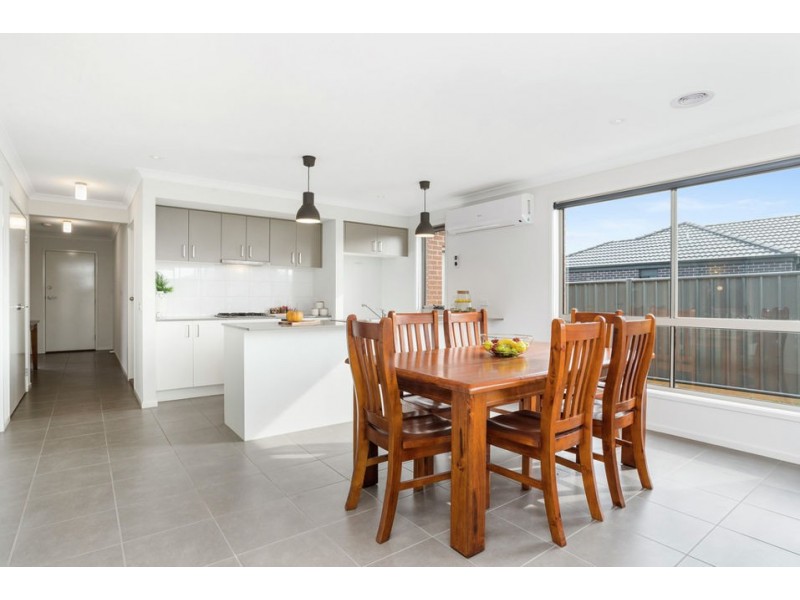 14 Imperial Dr, Colac VIC 3250
