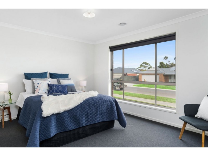 14 Imperial Dr, Colac VIC 3250