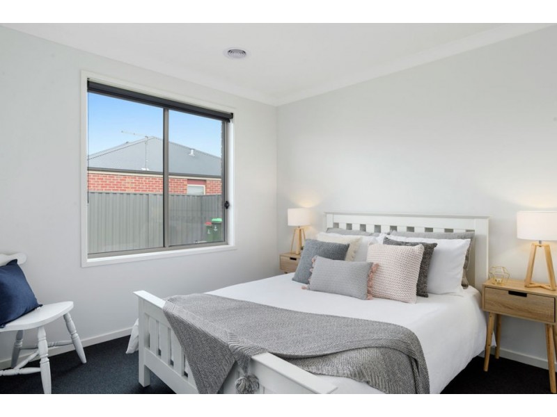 14 Imperial Dr, Colac VIC 3250