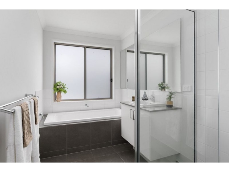 14 Imperial Dr, Colac VIC 3250