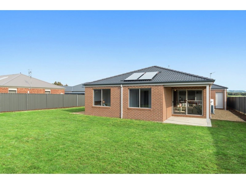 14 Imperial Dr, Colac VIC 3250