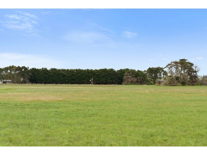 210 Deans Creek Road, Elliminyt VIC 3250