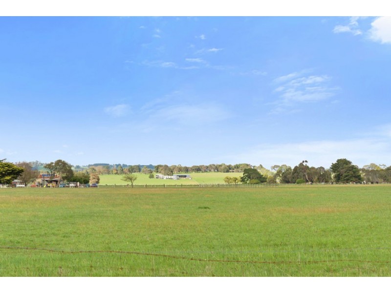 210 Deans Creek Road, Elliminyt VIC 3250