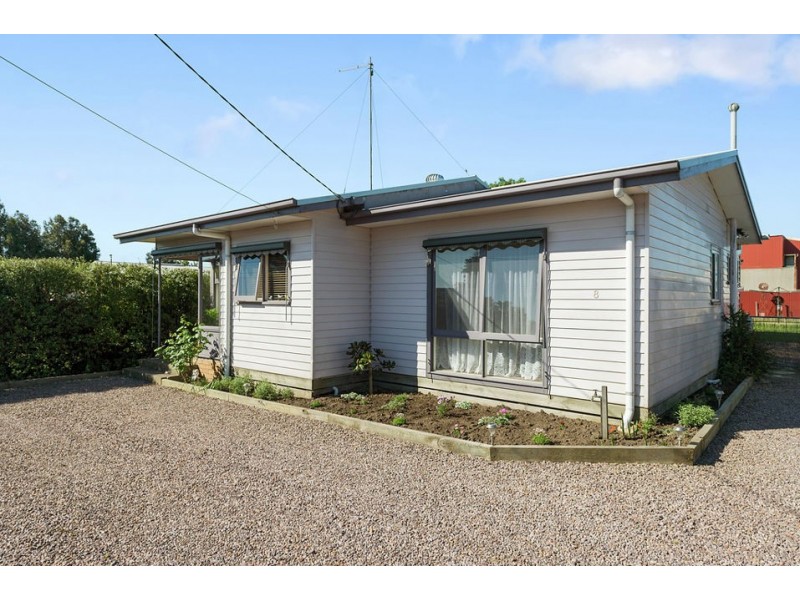 8 Douglas Street, Colac VIC 3250
