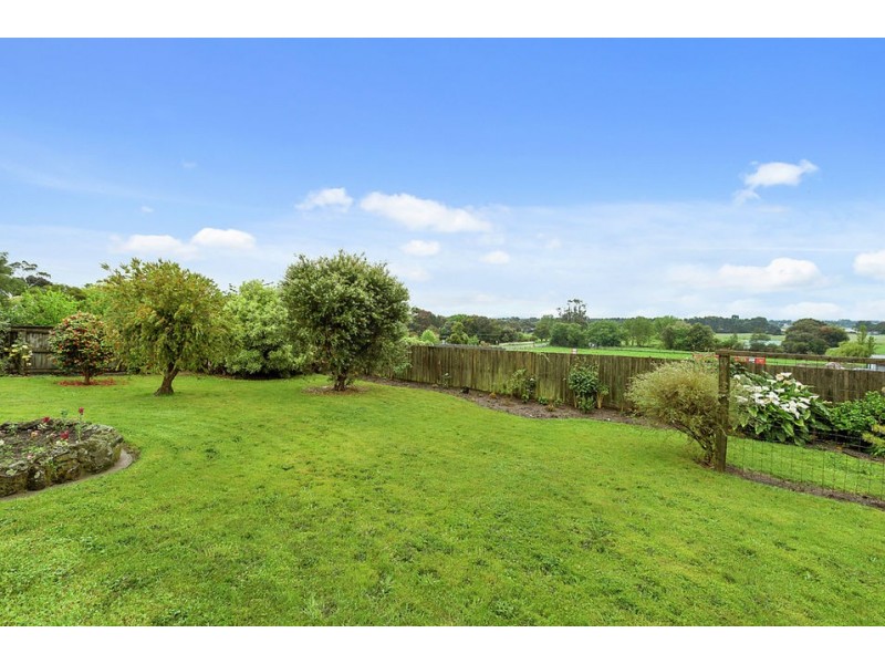 37 Tulloh Street, Elliminyt VIC 3250