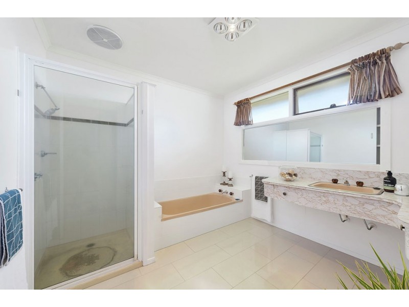 10 John Cresent, Colac VIC 3250