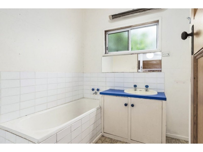 17 Marks Street, Colac VIC 3250