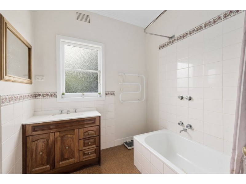 3 Ulverstone Street, Colac VIC 3250