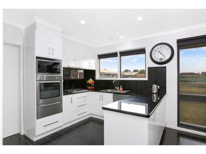 30 Hewitt Street, Colac VIC 3250