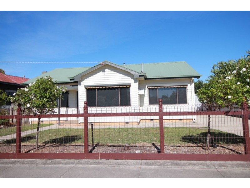 84 Queen Street, Colac VIC 3250