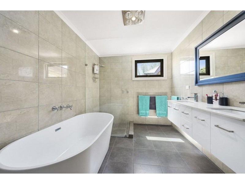 73 Armstrong Street, Colac VIC 3250