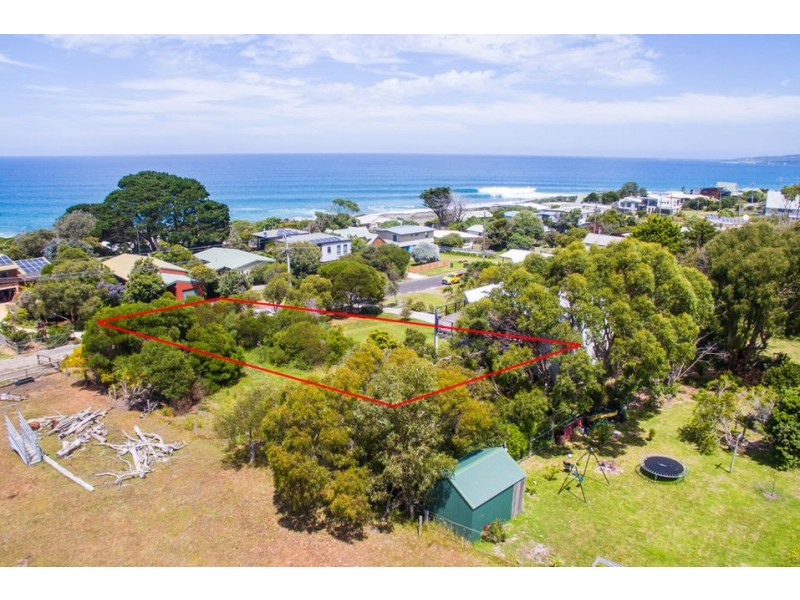 2 Surf Avenue, Skenes Creek VIC 3233
