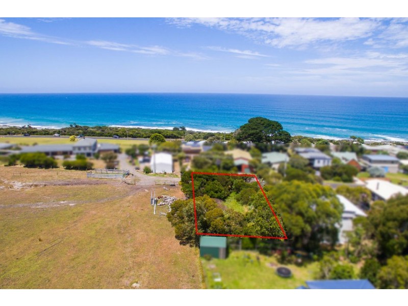 2 Surf Avenue, Skenes Creek VIC 3233