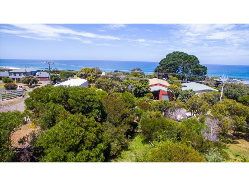 2 Surf Avenue, Skenes Creek VIC 3233