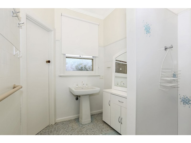 52 Sinclair Street, Colac VIC 3250