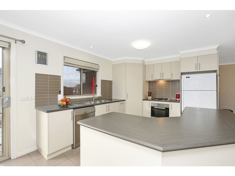 18 Fulford Cresent, Elliminyt VIC 3250