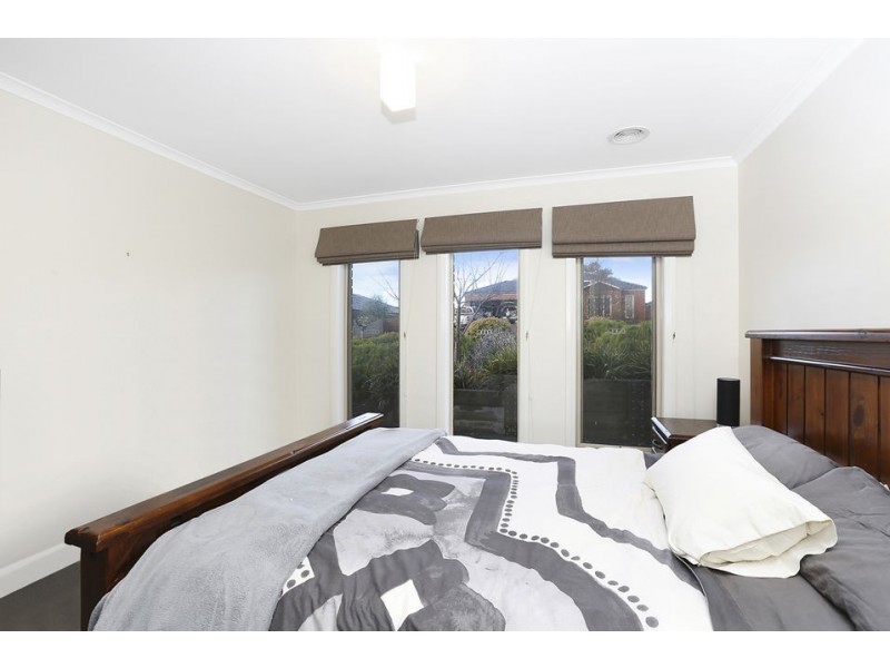 18 Fulford Cresent, Elliminyt VIC 3250