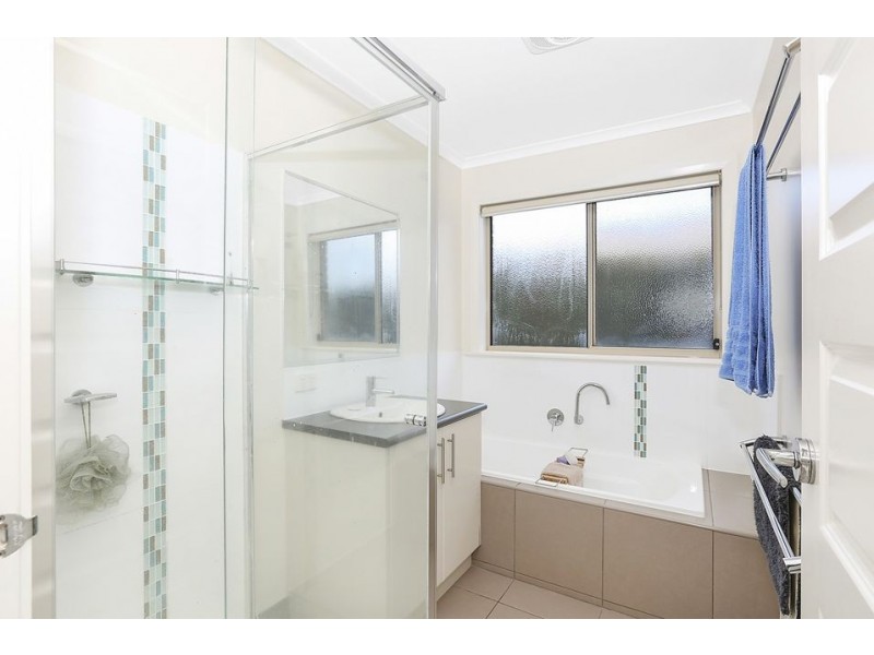 18 Fulford Cresent, Elliminyt VIC 3250