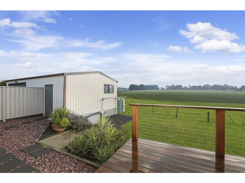 18 Fulford Cresent, Elliminyt VIC 3250