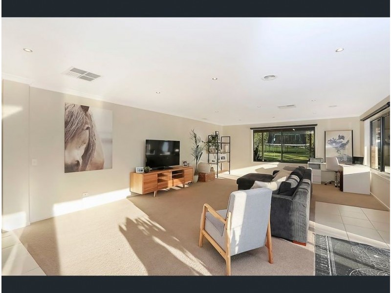 2 Almond Grove, Elliminyt VIC 3250