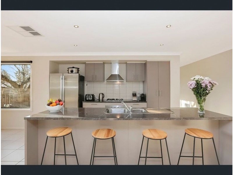 2 Almond Grove, Elliminyt VIC 3250