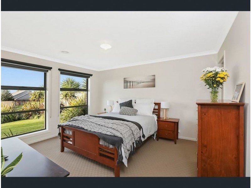 2 Almond Grove, Elliminyt VIC 3250